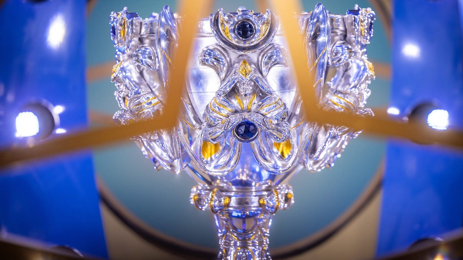 Worlds 2022 Trophy 63
