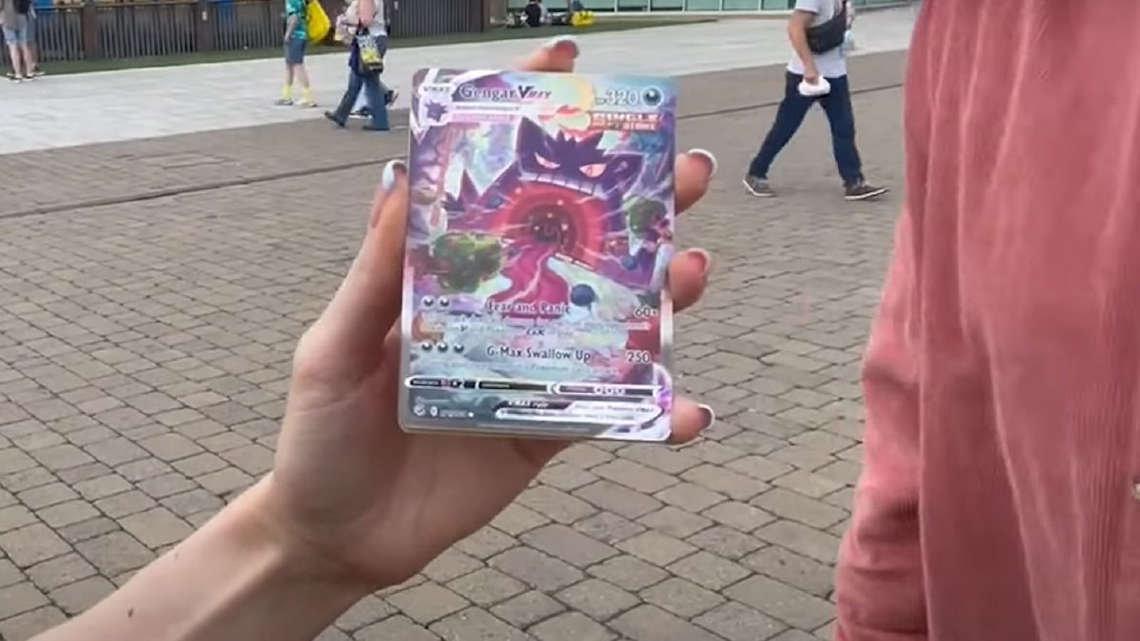 YouTuber distribuisce carte Pokemon TCG a mondi devastati quando un 41