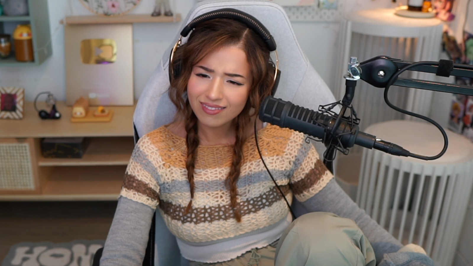 Pokimane si arrostisce dopo aver rivelato i progressi in palestra 23