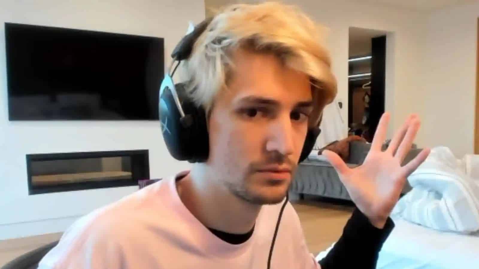 xQc Fortnite controller aim assist 19