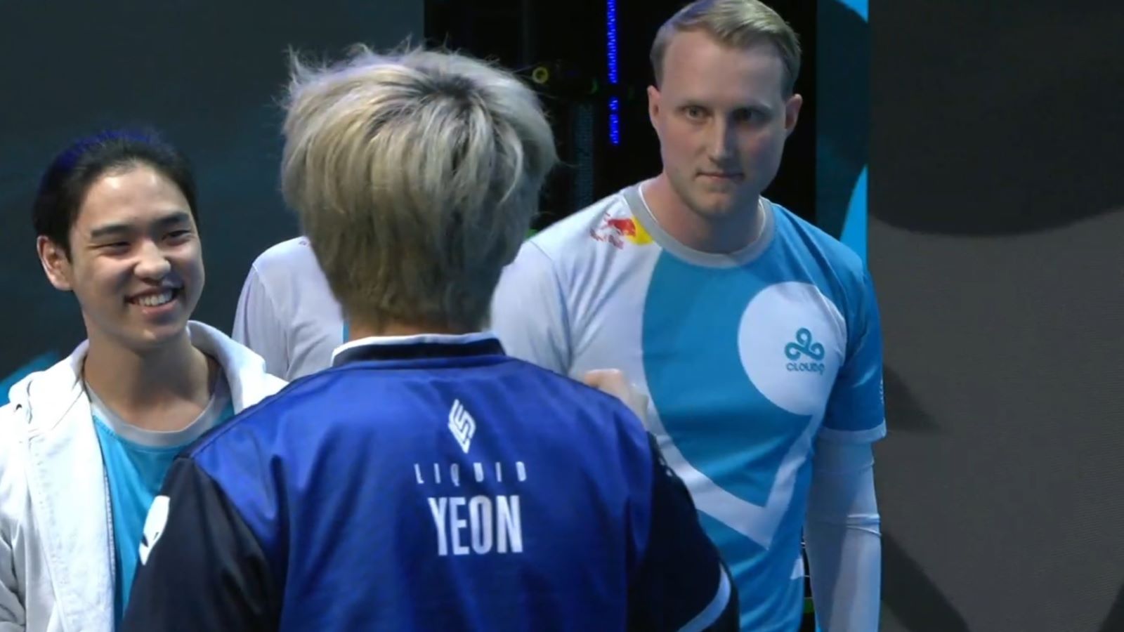 C9 Zven si scusa con TL Yeon dopo i discorsi 77