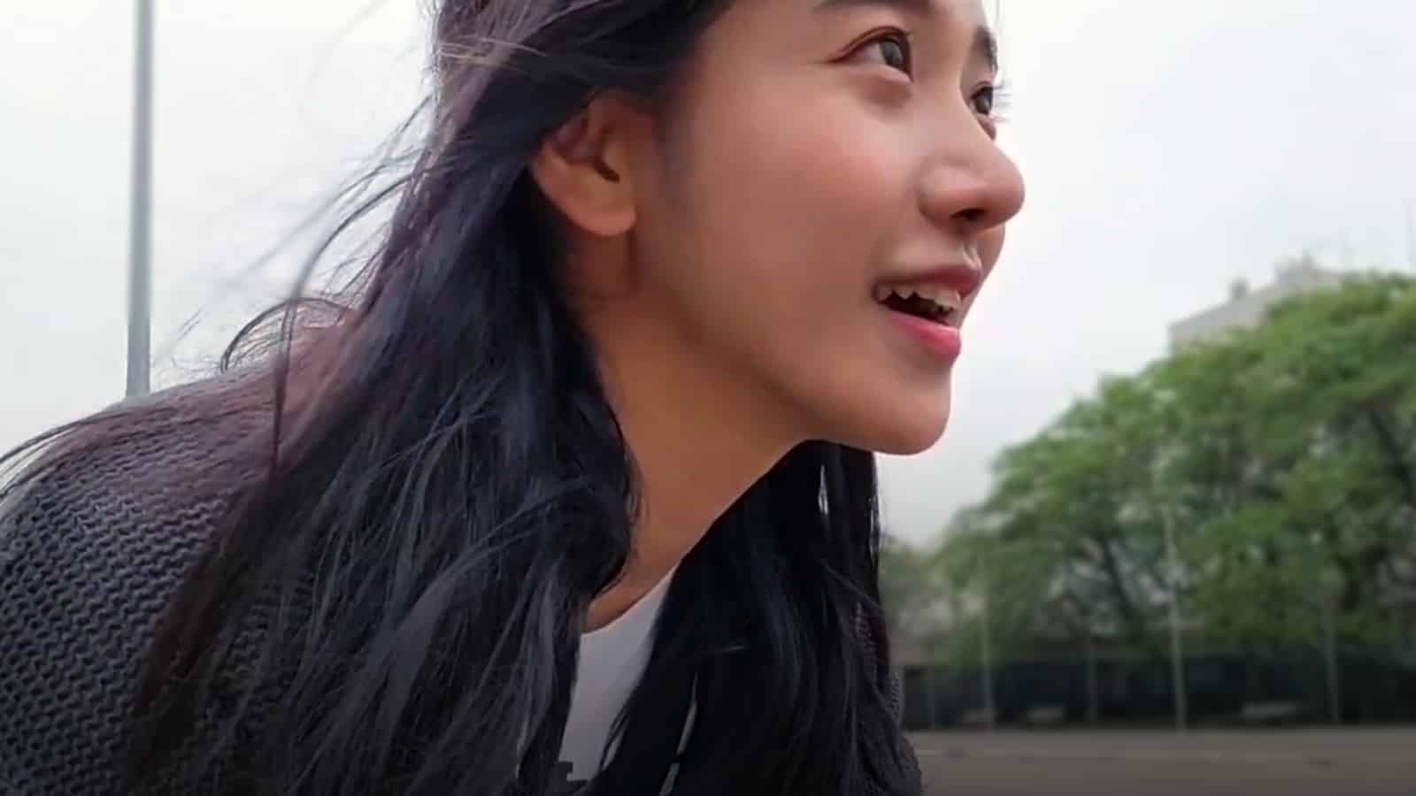 Jinny si ferisce alla gamba dopo essere caduto in una 21