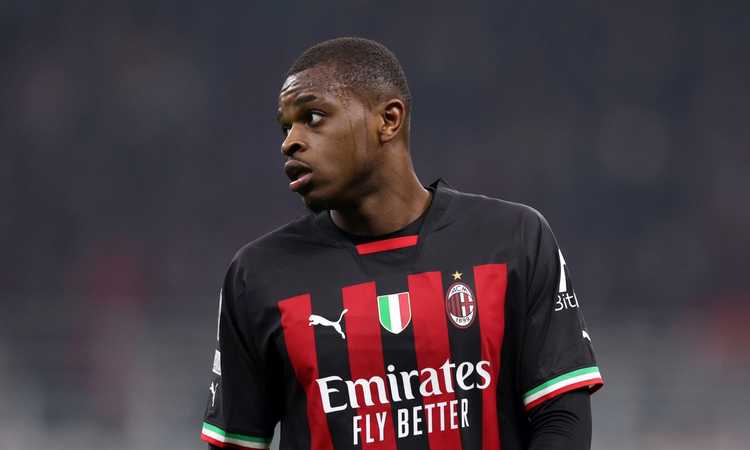 “Allenamento Milan: Kalulu fa una sorprendente comparsa e rivelato il piano segreto contro il Napoli!”