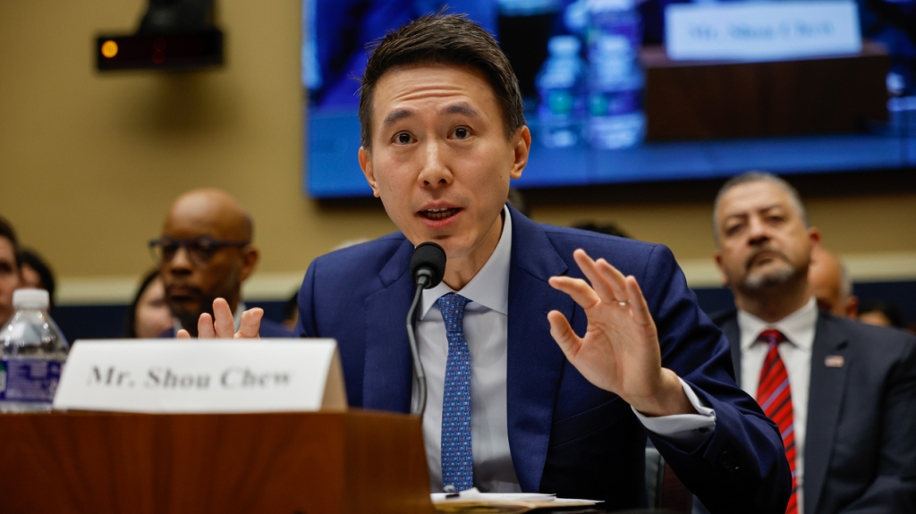 I senatori chiedono al CEO di TikTok di spiegare la 73