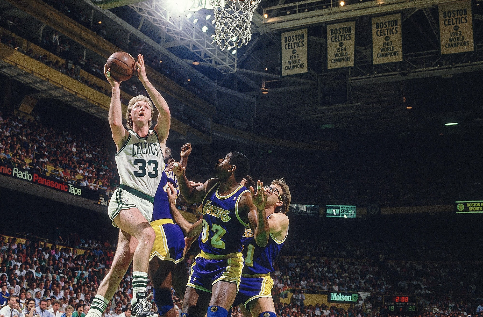 Philadelphia 76ers Hall of Famer Julius Erving