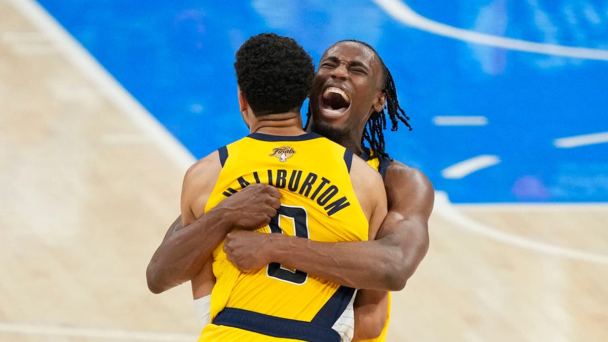 Haliburton e Nesmith
